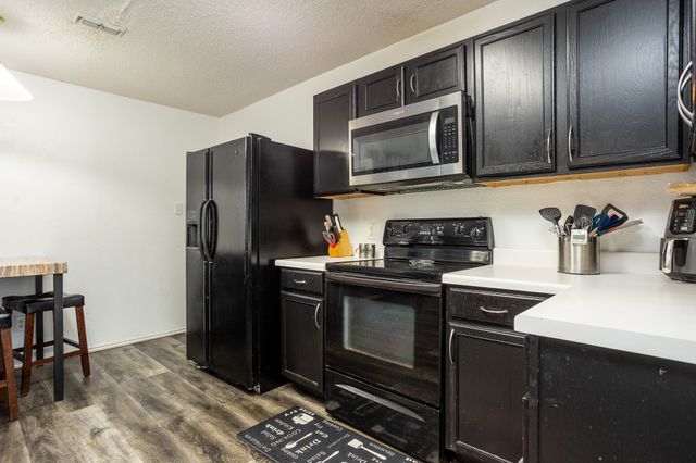 1512 Golden Grass Drive, Lancaster, TX 75134