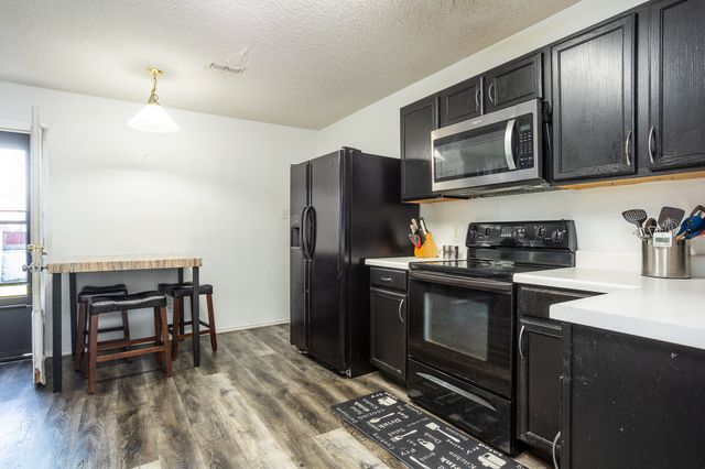 1512 Golden Grass Drive, Lancaster, TX 75134