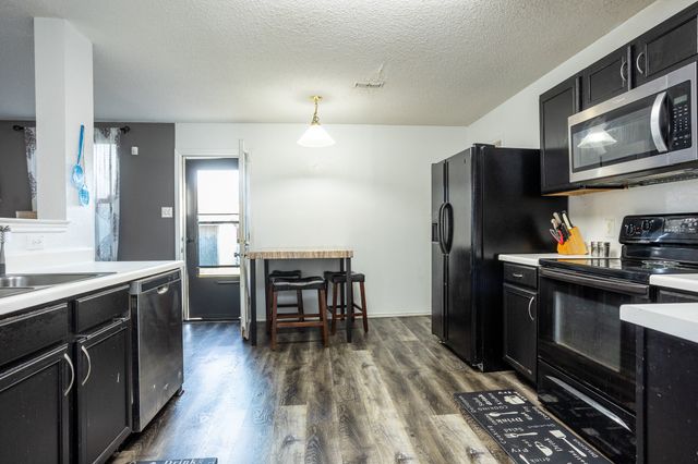 1512 Golden Grass Drive, Lancaster, TX 75134