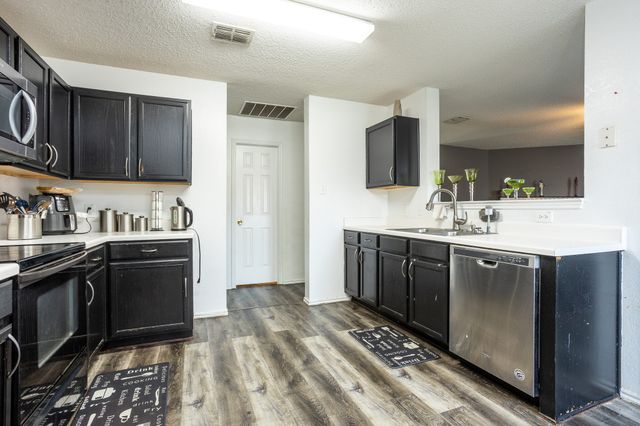 1512 Golden Grass Drive, Lancaster, TX 75134