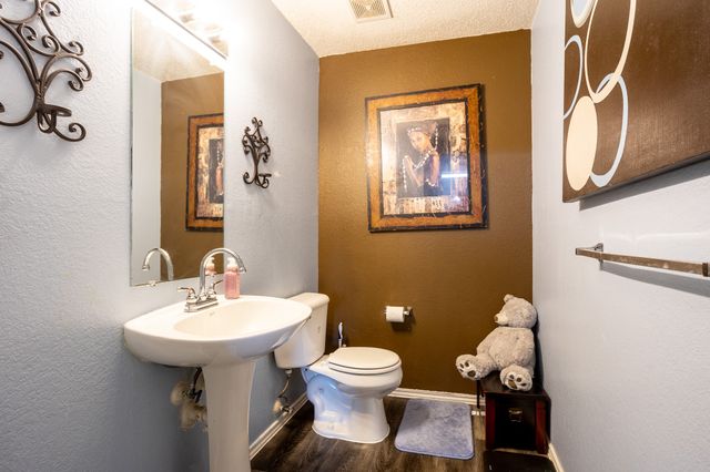 1512 Golden Grass Drive, Lancaster, TX 75134