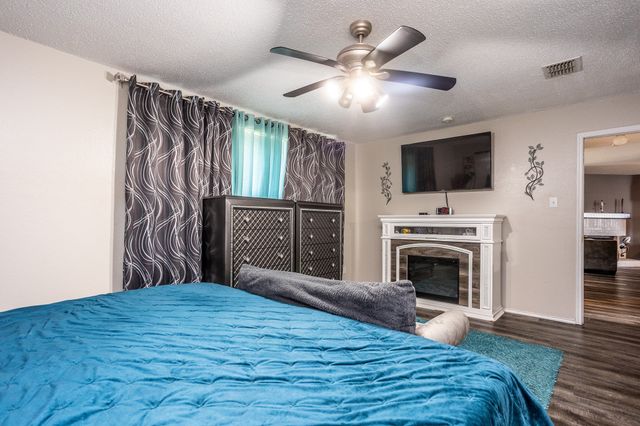 1512 Golden Grass Drive, Lancaster, TX 75134