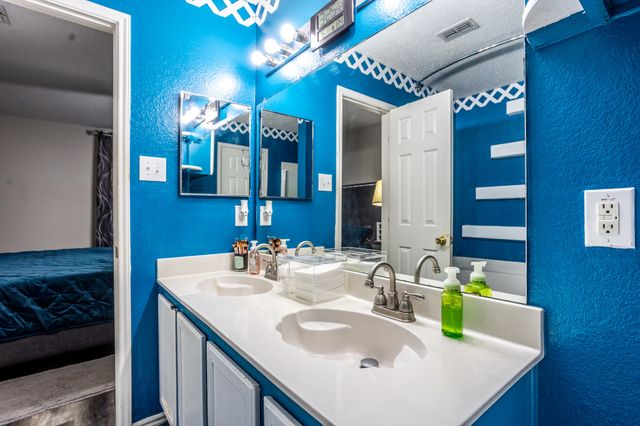 1512 Golden Grass Drive, Lancaster, TX 75134