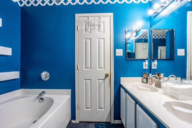 1512 Golden Grass Drive, Lancaster, TX 75134