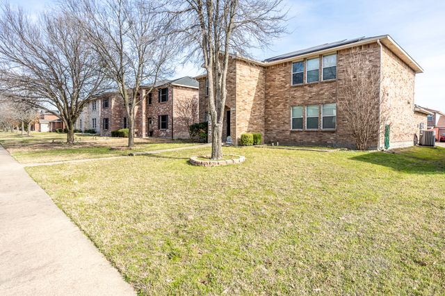 1512 Golden Grass Drive, Lancaster, TX 75134