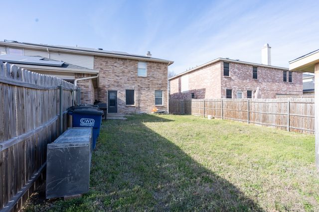 1512 Golden Grass Drive, Lancaster, TX 75134