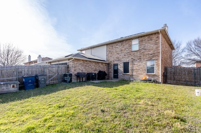 1512 Golden Grass Drive, Lancaster, TX 75134