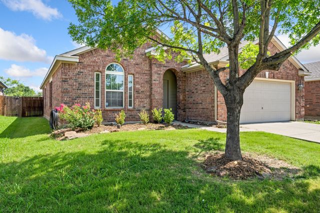 8925 Whirlwind Trail, Aubrey, TX 76227