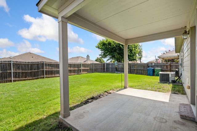 8925 Whirlwind Trail, Aubrey, TX 76227