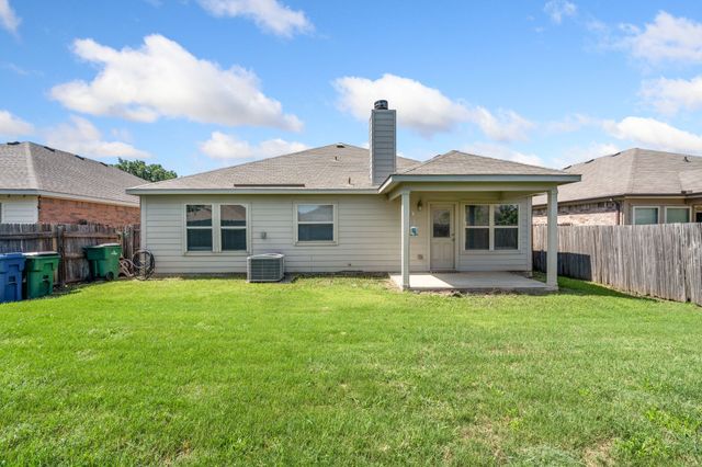 8925 Whirlwind Trail, Aubrey, TX 76227