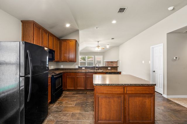 8925 Whirlwind Trail, Aubrey, TX 76227