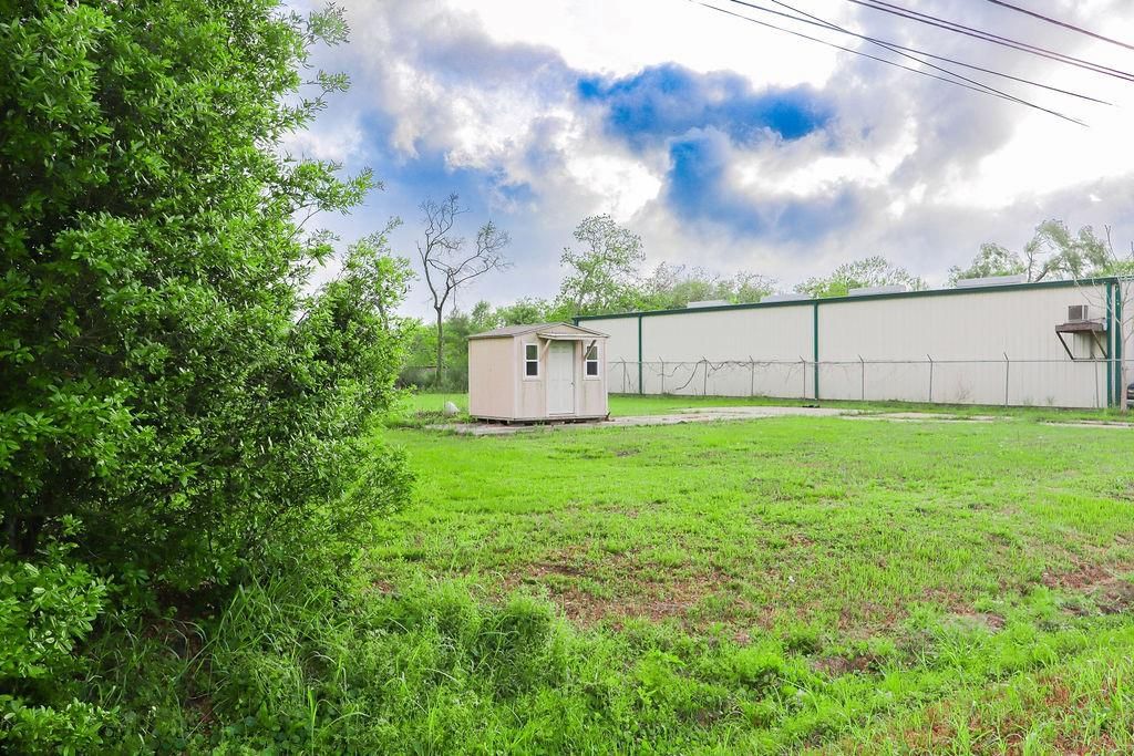 17229 Tx-6, Santa Fe, TX 77511