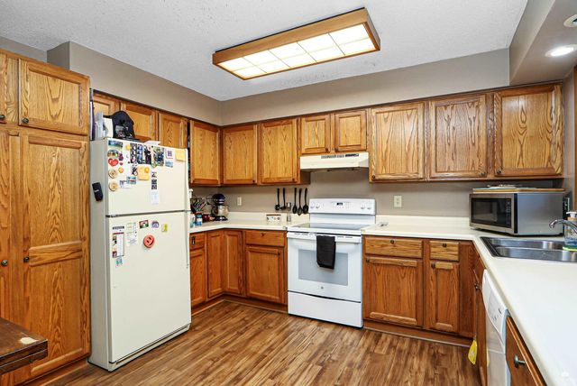 1733 Ranser Road, Manhattan, KS 66502