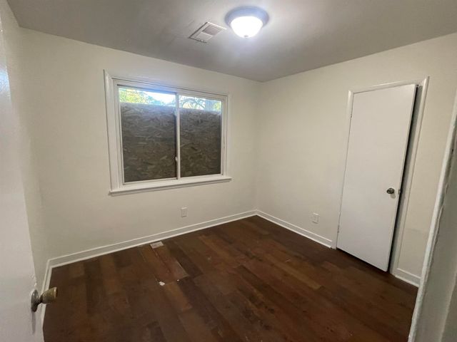 2895 OVERTON CROSSING ST, Memphis, TN 38127