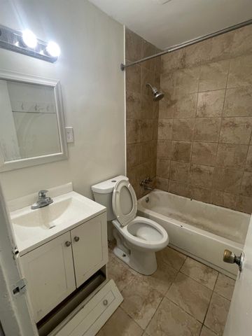 2895 OVERTON CROSSING ST, Memphis, TN 38127