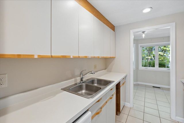 378 Winding Pond Road, Londonderry, NH 03053