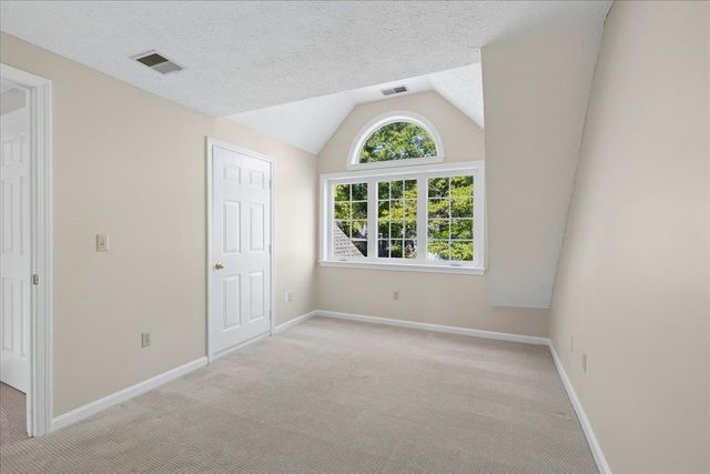 378 Winding Pond Road, Londonderry, NH 03053
