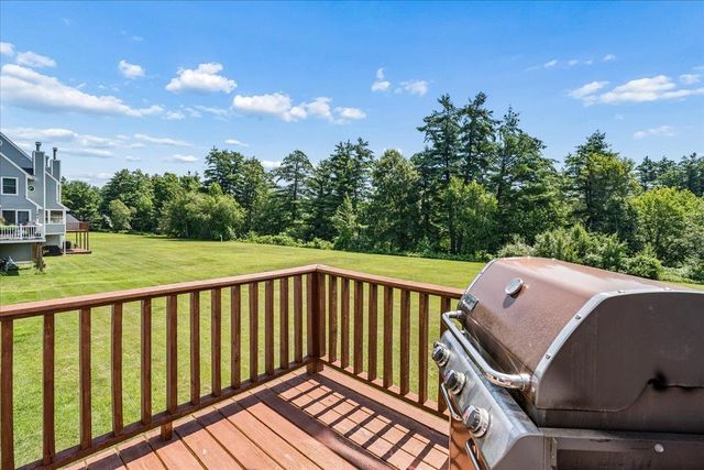 378 Winding Pond Road, Londonderry, NH 03053