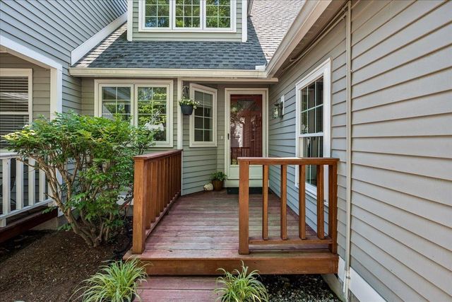 378 Winding Pond Road, Londonderry, NH 03053