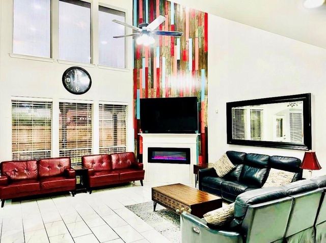 5902 Crestford Park Lane, Houston, TX 77084