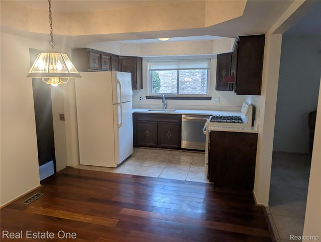 43076 RYEGATE Street, Canton Twp, MI 48187