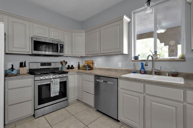 1531 Acapulco Road NE, Rio Rancho, NM 87144