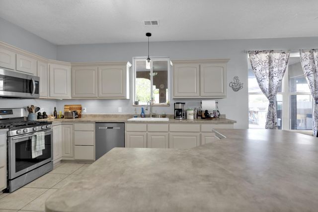 1531 Acapulco Road NE, Rio Rancho, NM 87144