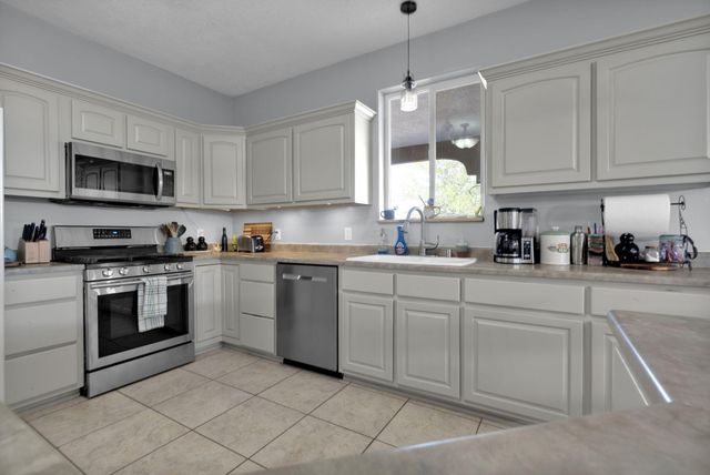 1531 Acapulco Road NE, Rio Rancho, NM 87144