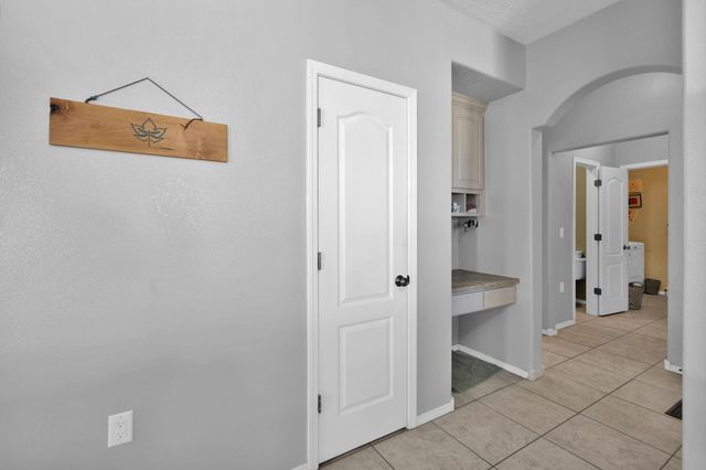 1531 Acapulco Road NE, Rio Rancho, NM 87144