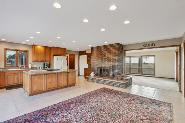 5981 T12 Highway N, Newton, IA 50208