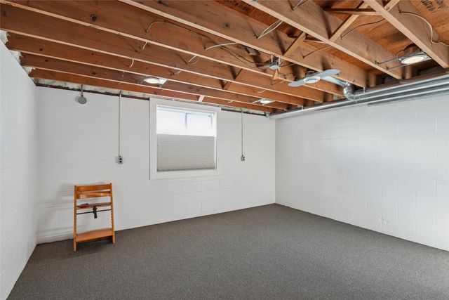 5981 T12 Highway N, Newton, IA 50208