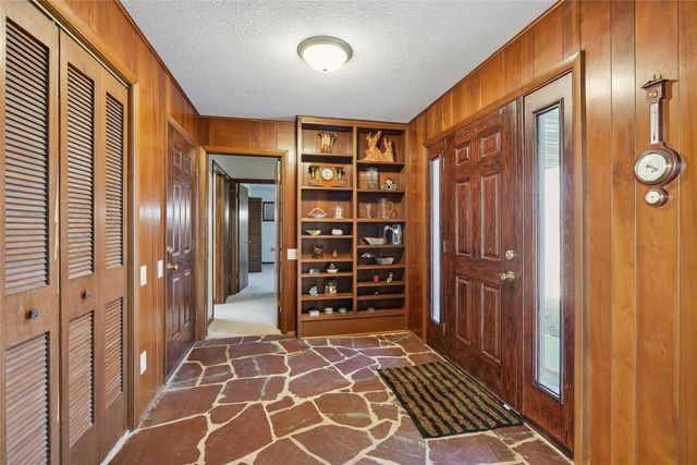 5981 T12 Highway N, Newton, IA 50208