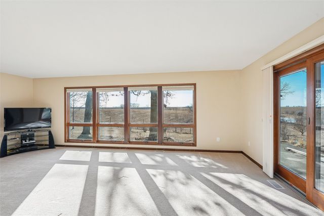 5981 T12 Highway N, Newton, IA 50208