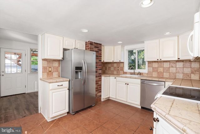 44 HUTCHINS AVE, Hamilton, NJ 08610