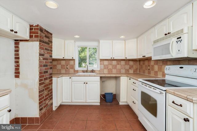 44 HUTCHINS AVE, Hamilton, NJ 08610