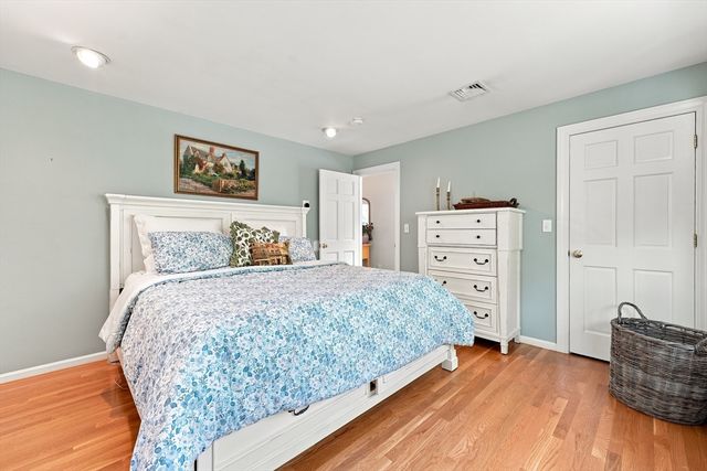 26 Concord Rd, Acton, MA 01720