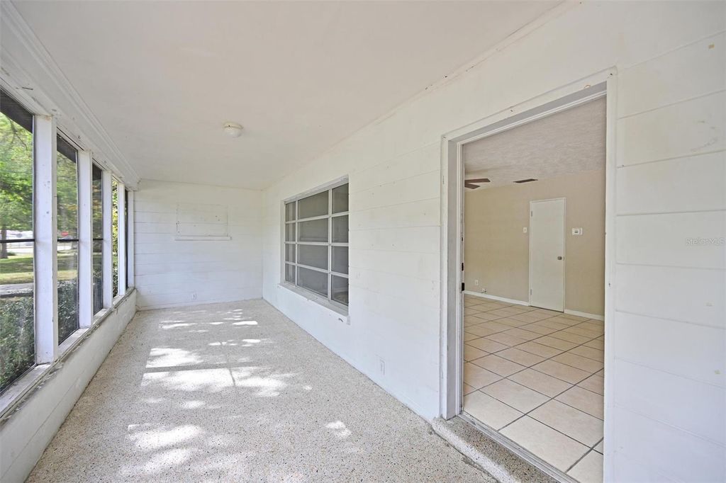 Image 4 of property listing at 4808 19TH STREET W, Bradenton, FL 34207