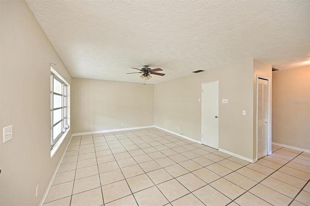 Image 5 of property listing at 4808 19TH STREET W, Bradenton, FL 34207