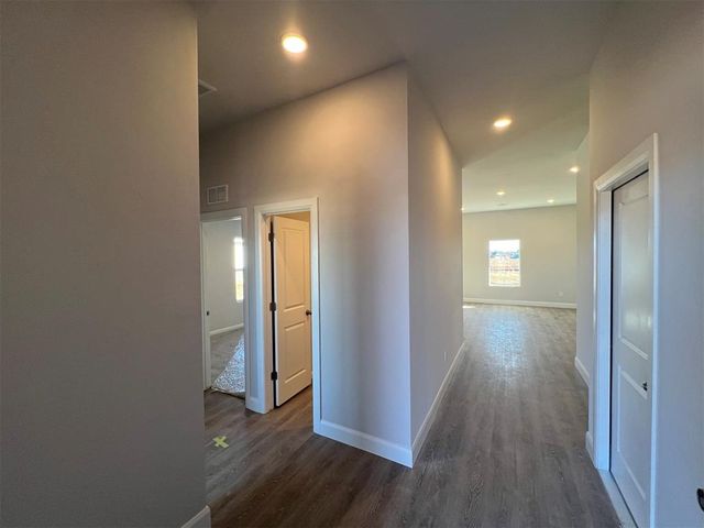 944 S Bear Lane, Mustang, OK 73064