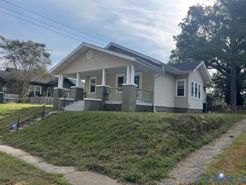 231 Cameron Ave, Colonial Heights, VA 23834