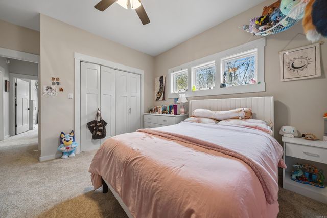 200 Autumn Oaks Dr, Bismarck, AR 71929