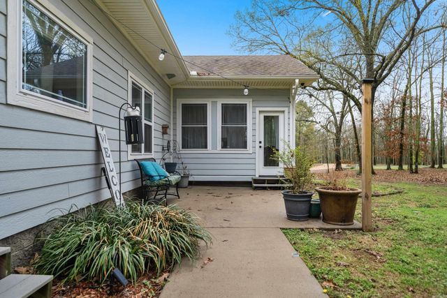 200 Autumn Oaks Dr, Bismarck, AR 71929