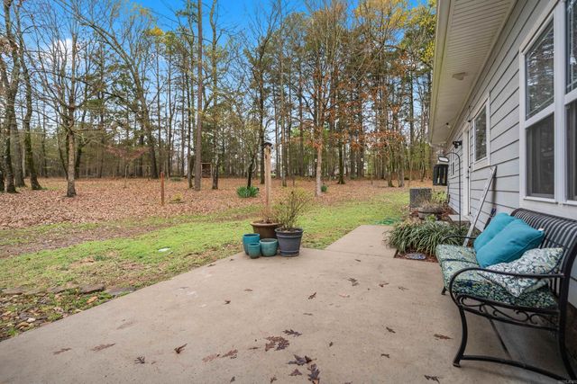 200 Autumn Oaks Dr, Bismarck, AR 71929