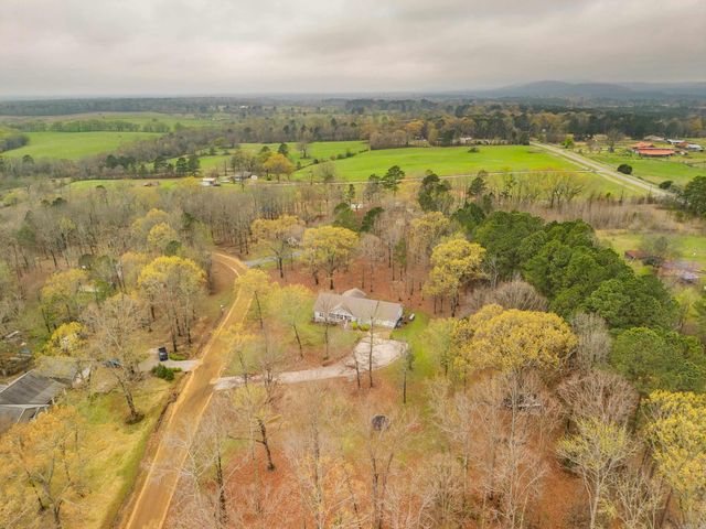 200 Autumn Oaks Dr, Bismarck, AR 71929