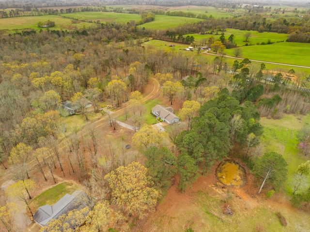 200 Autumn Oaks Dr, Bismarck, AR 71929