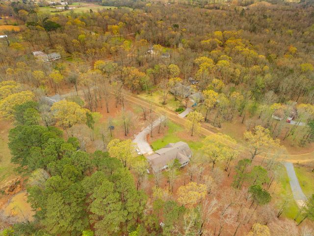 200 Autumn Oaks Dr, Bismarck, AR 71929