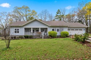 200 Autumn Oaks Dr, Bismarck, AR 71929