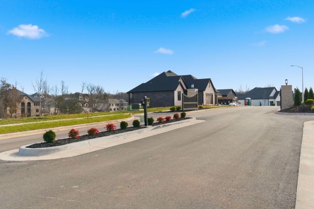 6032 S Clay Avenue, Springfield, MO 65810