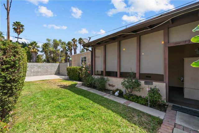 17465 Bullock Street, Encino, CA 91316