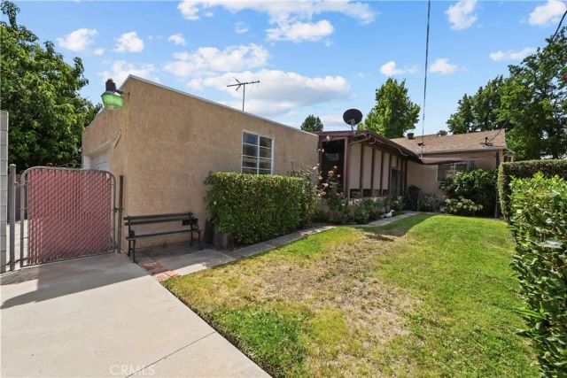 17465 Bullock Street, Encino, CA 91316